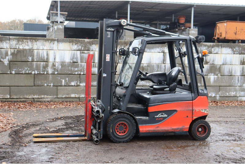Linde E25 - Electrostivuitor: Foto 1 Linde E25 - Electrostivuitor: Foto 1