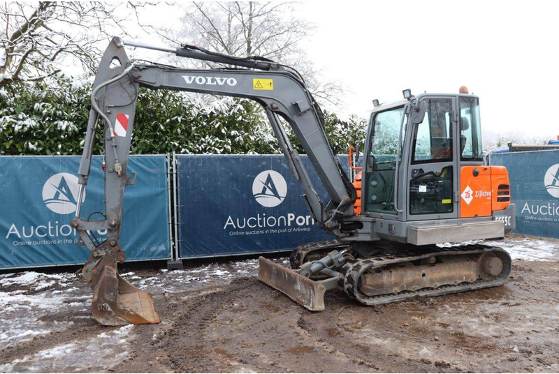 Volvo EC55C - Excavator pe şenile: Foto 1 Volvo EC55C - Excavator pe şenile: Foto 1