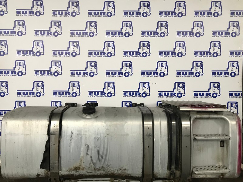 REZERVOR COMBUSTIBIL MAN L=215CM l=65CM H=65CM 81.12201.5650, 81.12201.5600, 81.12201.5572, 81.12201.5608, 81.12201.5670, 81.12201.5685 - Rezervor combustibil pentru Camion: Foto 1 REZERVOR COMBUSTIBIL MAN L=215CM l=65CM H=65CM 81.12201.5650, 81.12201.5600, 81.12201.5572, 81.12201.5608, 81.12201.5670, 81.12201.5685 - Rezervor combustibil pentru Camion: Foto 1