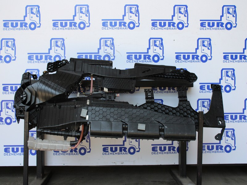 SISTEM CLIMATIZARE MERCEDES ACTROS MP4 A0004460977, A9608312845, A9608302860, A0004460777, A9608300560 - Piesa de climatizare pentru Camion: Foto 2 SISTEM CLIMATIZARE MERCEDES ACTROS MP4 A0004460977, A9608312845, A9608302860, A0004460777, A9608300560 - Piesa de climatizare pentru Camion: Foto 2