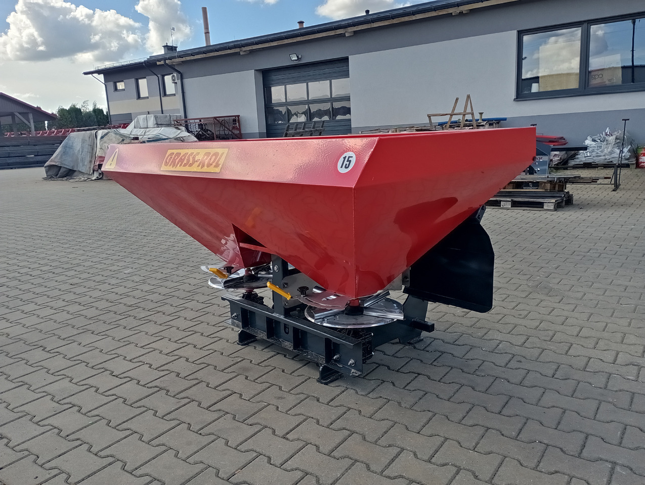 Grass Rol Rozsiewacz nawozów Junior 1200 l/ Düngerstreuer 1200l/ Fertilizer spreader 1200 - Imprastietor îngrăşăminte: Foto 3 Grass Rol Rozsiewacz nawozów Junior 1200 l/ Düngerstreuer 1200l/ Fertilizer spreader 1200 - Imprastietor îngrăşăminte: Foto 3