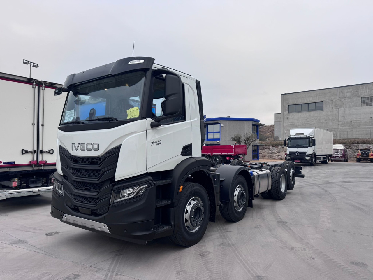 IVECO AD350X50 YPS ON X-Way E6 (Chassis) - Camion şasiu: Foto 1 IVECO AD350X50 YPS ON X-Way E6 (Chassis) - Camion şasiu: Foto 1
