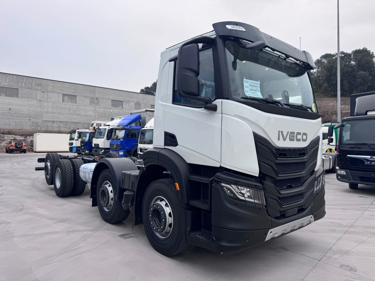 IVECO AD350X50 YPS ON X-Way E6 (Chassis) - Camion şasiu: Foto 2 IVECO AD350X50 YPS ON X-Way E6 (Chassis) - Camion şasiu: Foto 2