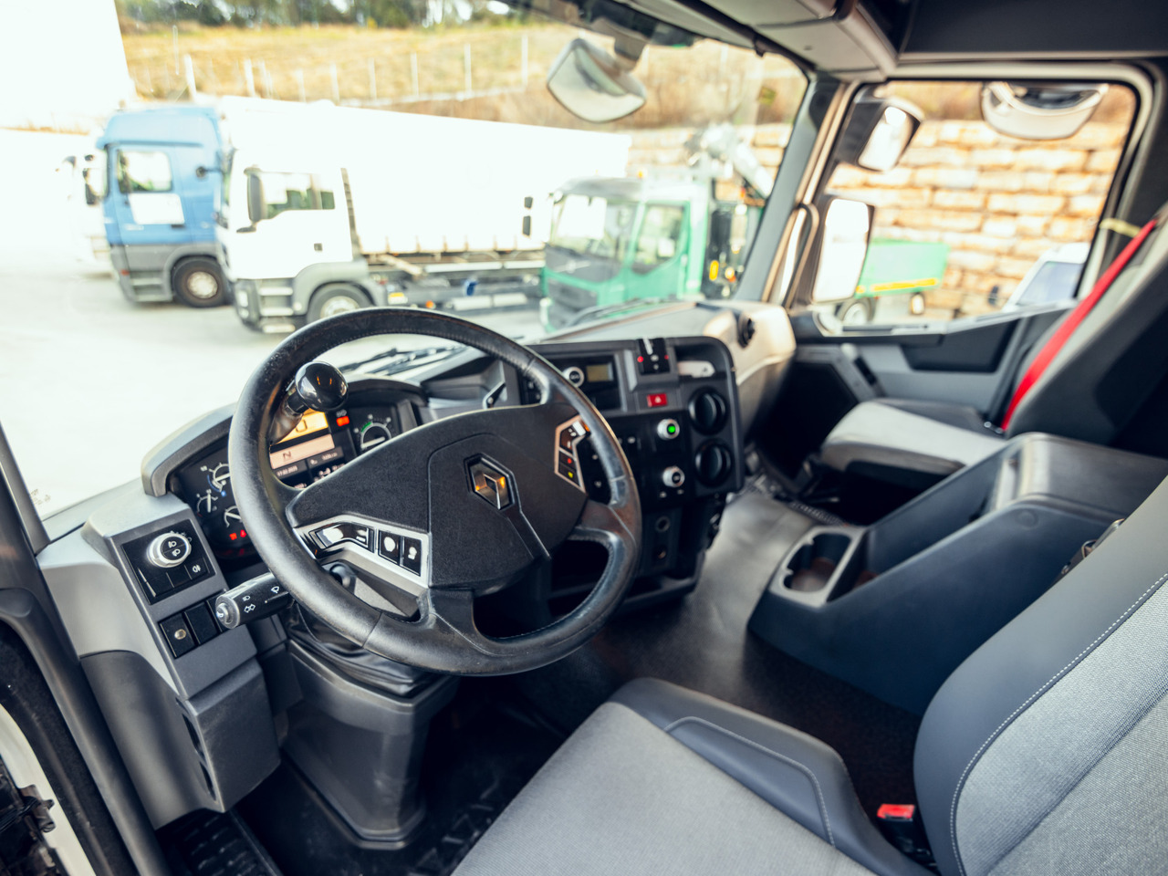 RENAULT C460 E6 (Chassis) - Camion şasiu: Foto 5 RENAULT C460 E6 (Chassis) - Camion şasiu: Foto 5