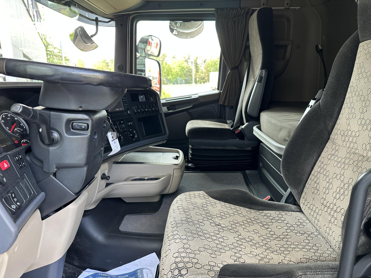 SCANIA R 450 LA4x2MNA - Cap tractor: Foto 2 SCANIA R 450 LA4x2MNA - Cap tractor: Foto 2