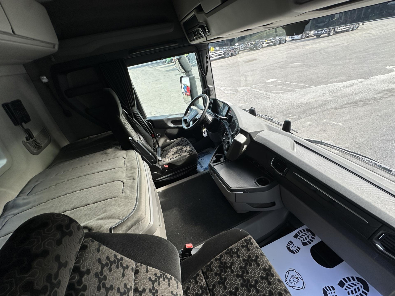 SCANIA R 450 B6x4HA - Camion transport containere/ Swap body: Foto 2 SCANIA R 450 B6x4HA - Camion transport containere/ Swap body: Foto 2