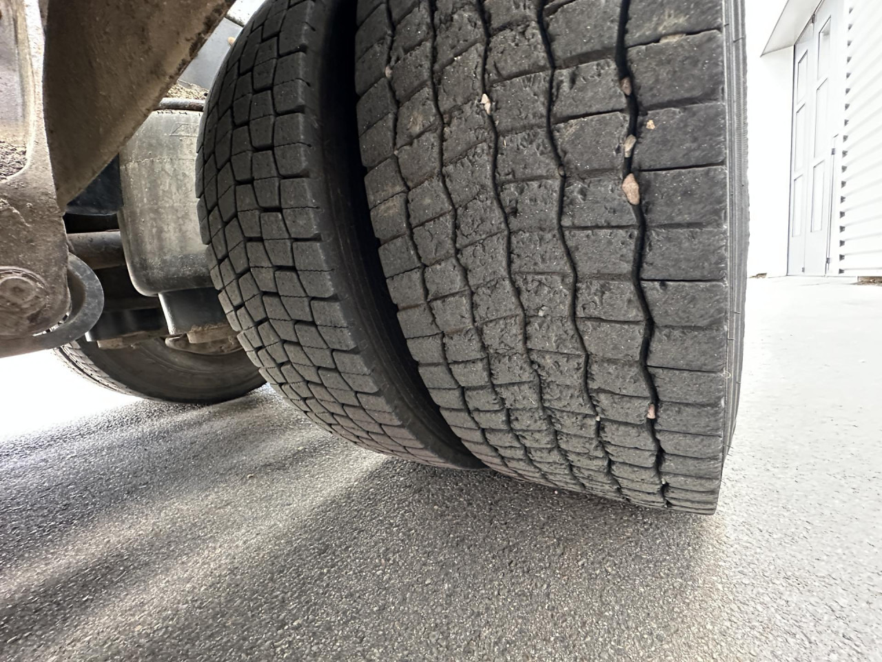 SCANIA R 450 CB6x4HHA - Camion şasiu: Foto 3 SCANIA R 450 CB6x4HHA - Camion şasiu: Foto 3