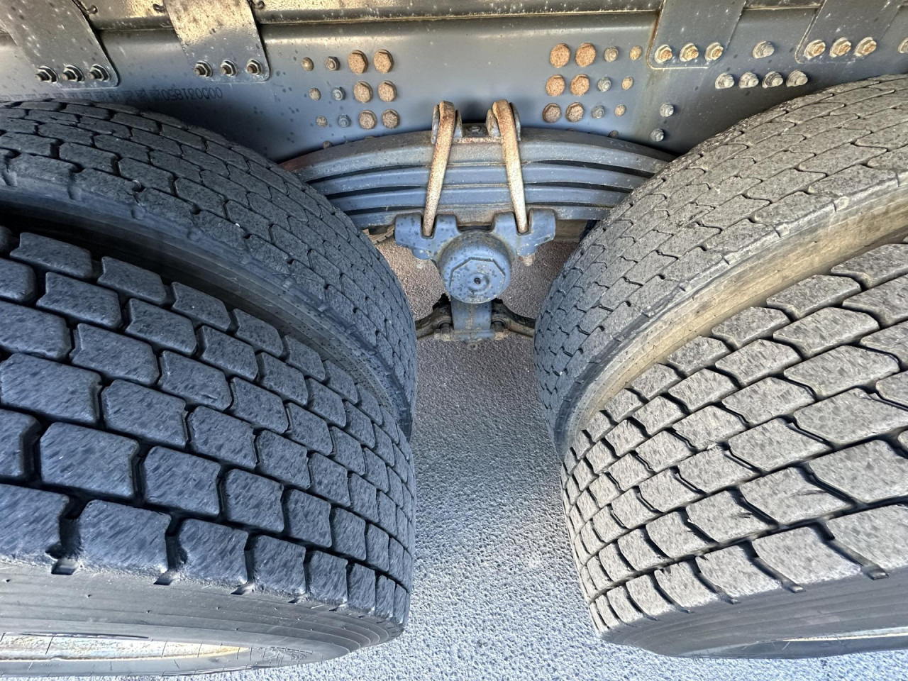 SCANIA R 500 B6x4HZ - Camion şasiu: Foto 3 SCANIA R 500 B6x4HZ - Camion şasiu: Foto 3