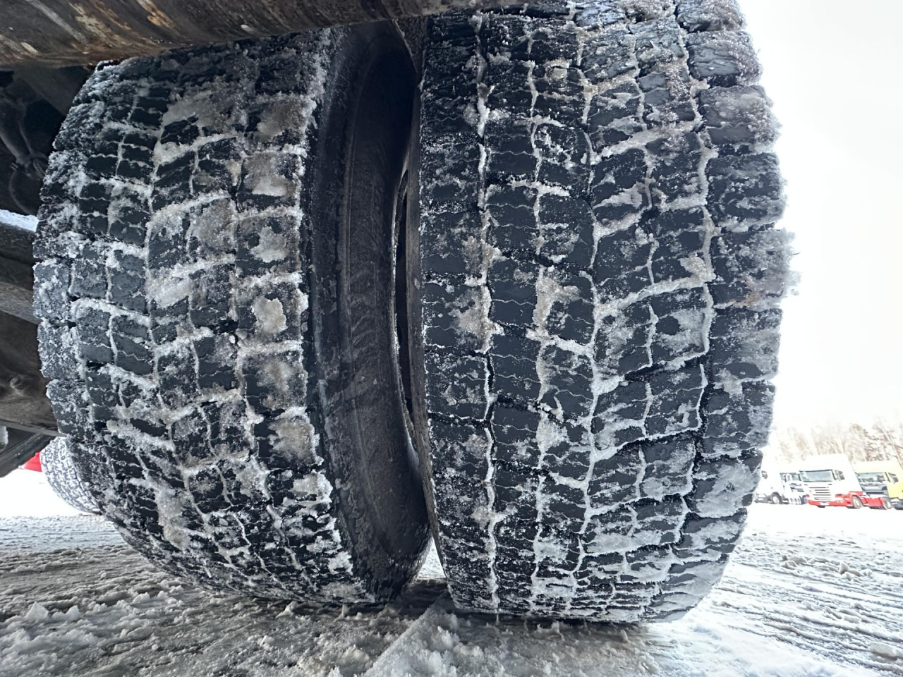 SCANIA R 560 LB6x4HNB - Camion şasiu: Foto 2 SCANIA R 560 LB6x4HNB - Camion şasiu: Foto 2