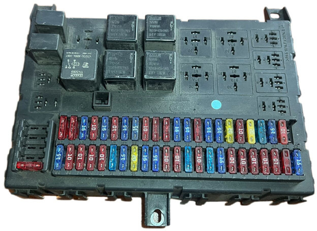 DAF CF 85 - Calculator de bord: Foto 2 DAF CF 85 - Calculator de bord: Foto 2