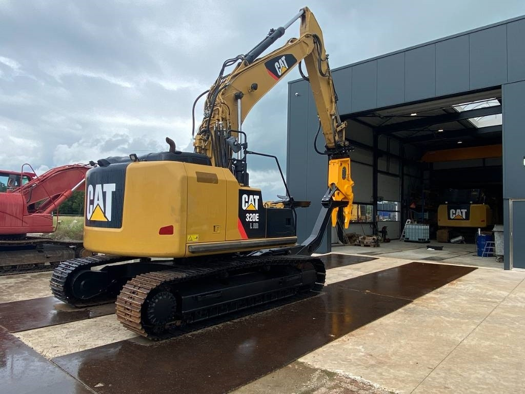 CAT 320 EL LR CAR DISMANTLER - Excavator pentru demolări: Foto 4 CAT 320 EL LR CAR DISMANTLER - Excavator pentru demolări: Foto 4