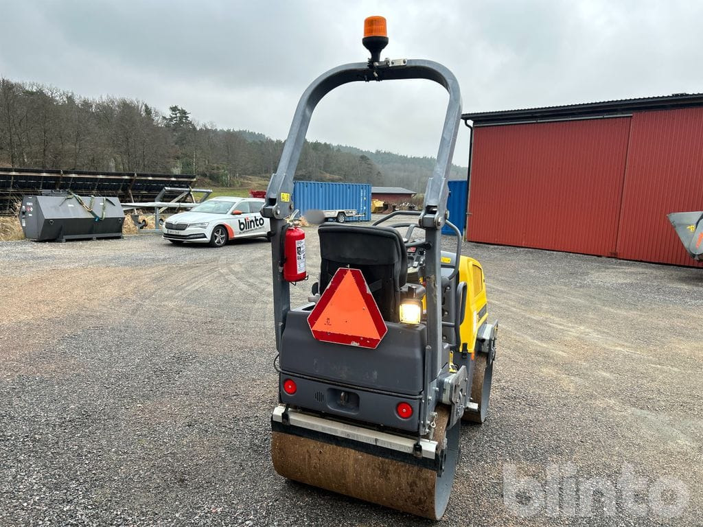 Atlas Copco Dynapac CC900 - Cilindru compactor pentru asfalt: Foto 5 Atlas Copco Dynapac CC900 - Cilindru compactor pentru asfalt: Foto 5