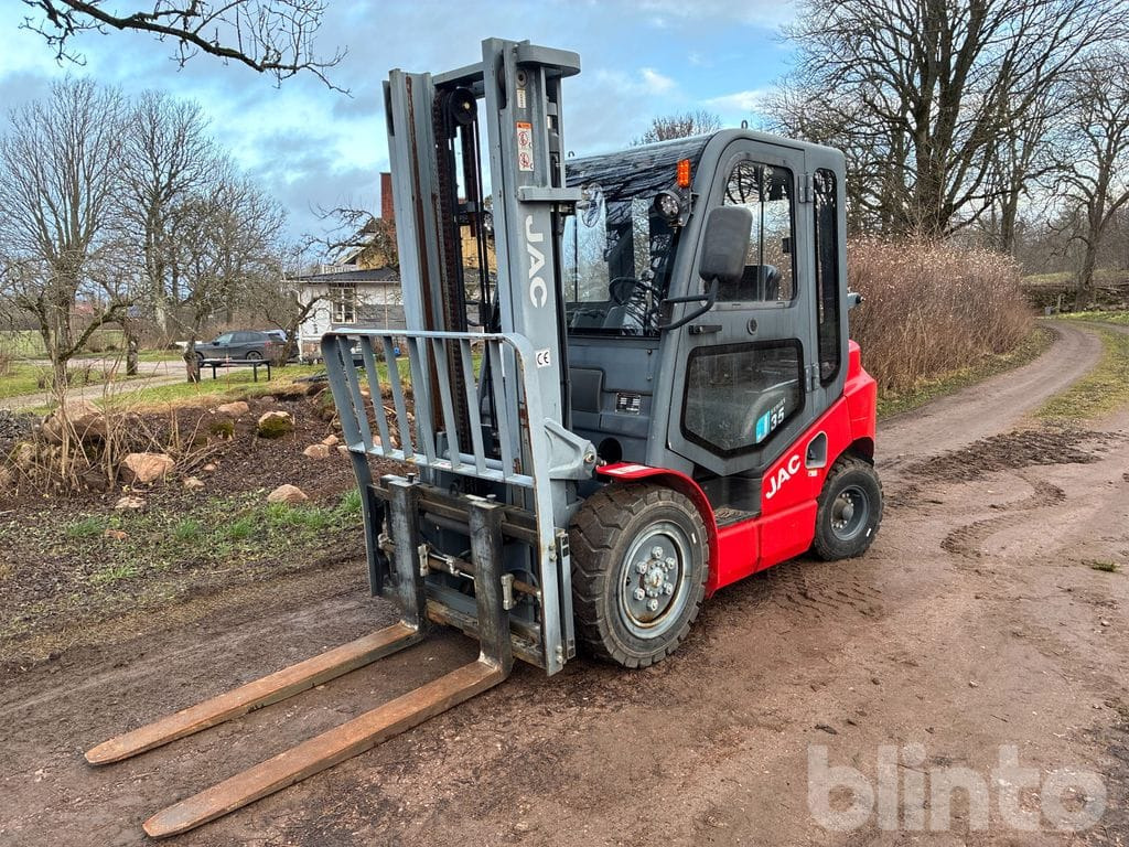 JAC J35 - Motostivuitor: Foto 1 JAC J35 - Motostivuitor: Foto 1