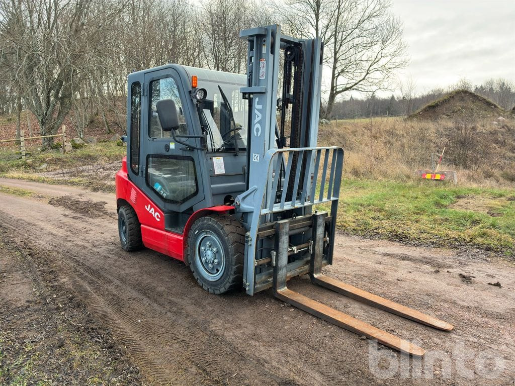 JAC J35 - Motostivuitor: Foto 3 JAC J35 - Motostivuitor: Foto 3