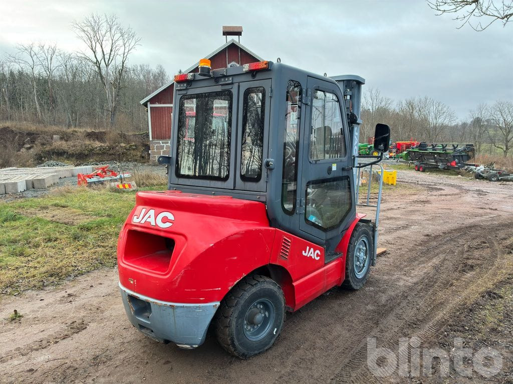 JAC J35 - Motostivuitor: Foto 5 JAC J35 - Motostivuitor: Foto 5