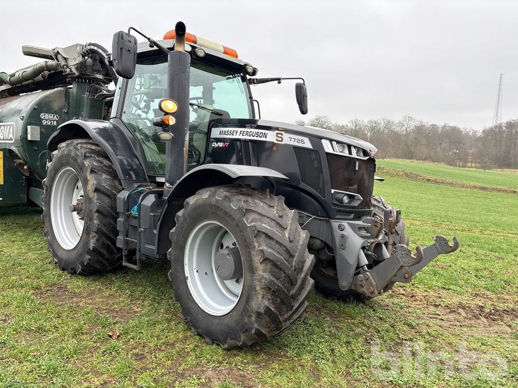 MASSEY FERGUSON 7726 S DynaVT - Tractor agricol: Foto 3 MASSEY FERGUSON 7726 S DynaVT - Tractor agricol: Foto 3