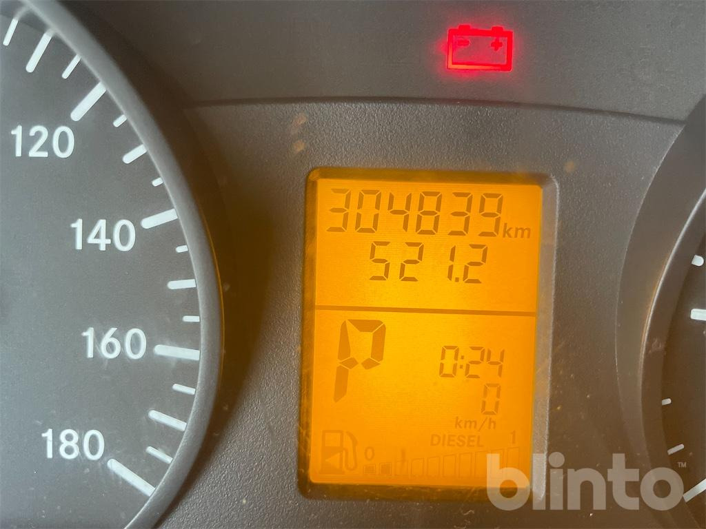 Mercedes Benz Sprinter 316D - Ambulanță: Foto 5 Mercedes Benz Sprinter 316D - Ambulanță: Foto 5