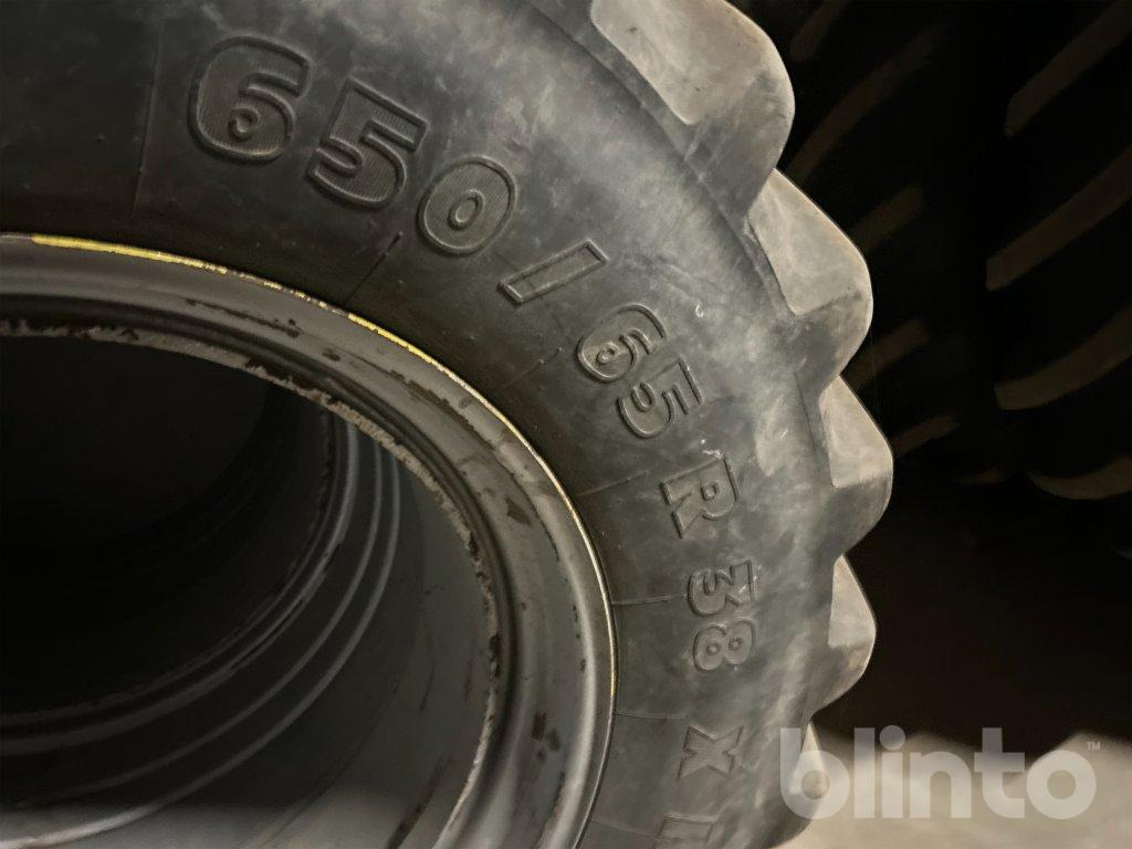 Michelin 650/65 R38 - Roată completă: Foto 3 Michelin 650/65 R38 - Roată completă: Foto 3