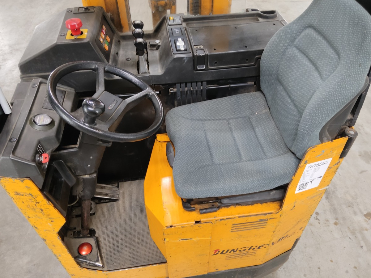 Jungheinrich ETMA13,5 - Stivuitor cu catarg retractabil: Foto 3 Jungheinrich ETMA13,5 - Stivuitor cu catarg retractabil: Foto 3