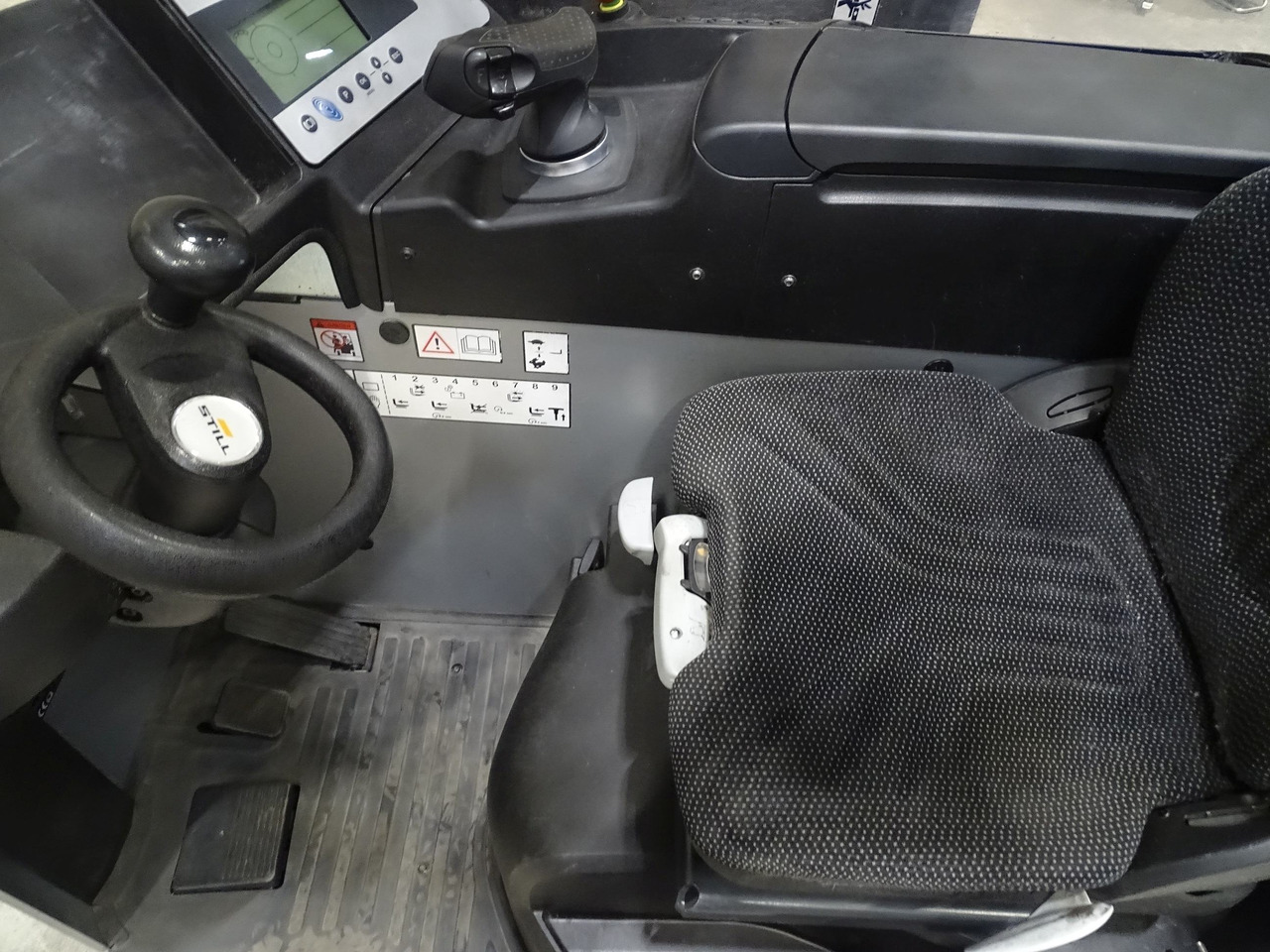 Still FM-X10 - Stivuitor cu catarg retractabil: Foto 3 Still FM-X10 - Stivuitor cu catarg retractabil: Foto 3