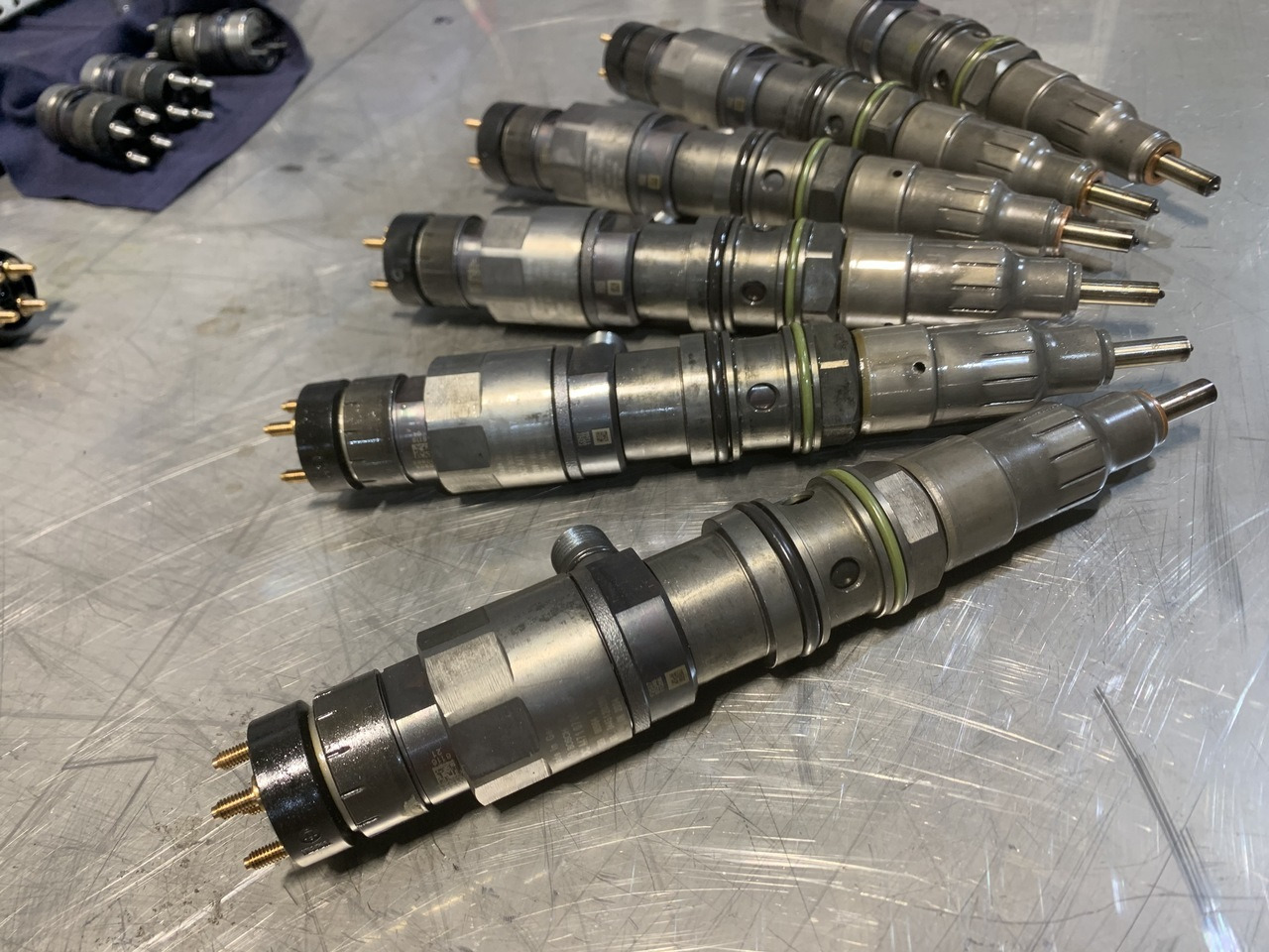 Injectors Detroit Diesel DD15 A4710700887 0445120386 - Injector pentru Camion: Foto 3 Injectors Detroit Diesel DD15 A4710700887 0445120386 - Injector pentru Camion: Foto 3