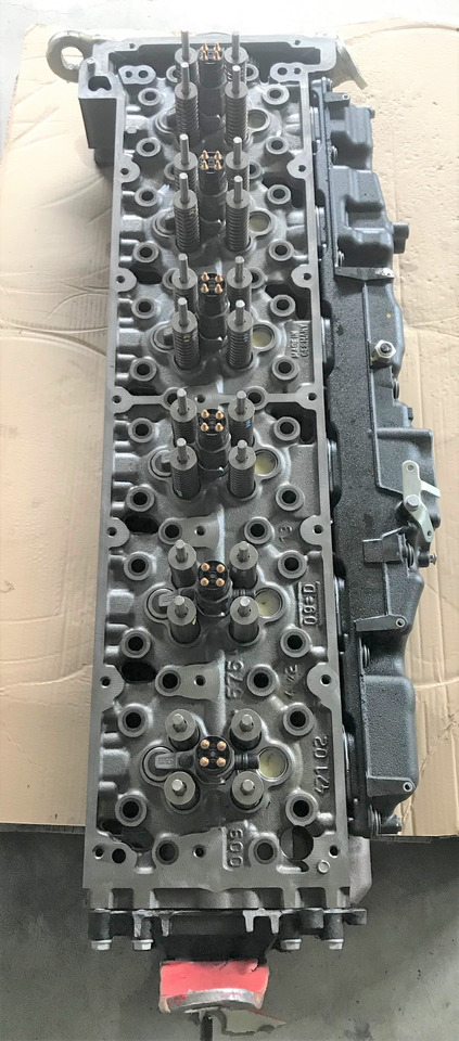 MERCEDES-BENZ Cylinderhead Actros MP4 Antos Arocs A4710107520 - Chiulasă pentru Camion: Foto 1 MERCEDES-BENZ Cylinderhead Actros MP4 Antos Arocs A4710107520 - Chiulasă pentru Camion: Foto 1