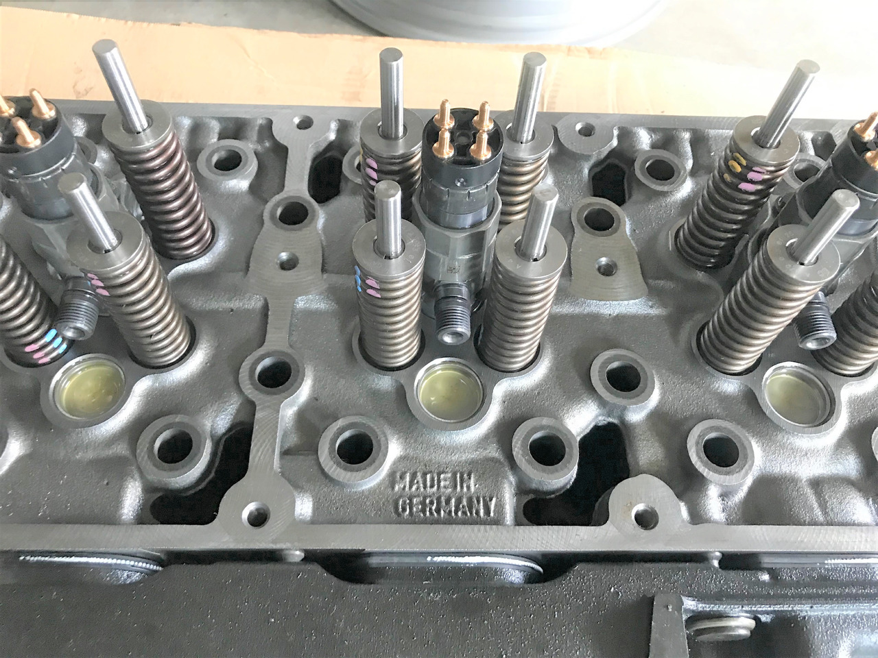 MERCEDES-BENZ Cylinderhead Actros MP4 Antos Arocs A4710107520 - Chiulasă pentru Camion: Foto 2 MERCEDES-BENZ Cylinderhead Actros MP4 Antos Arocs A4710107520 - Chiulasă pentru Camion: Foto 2