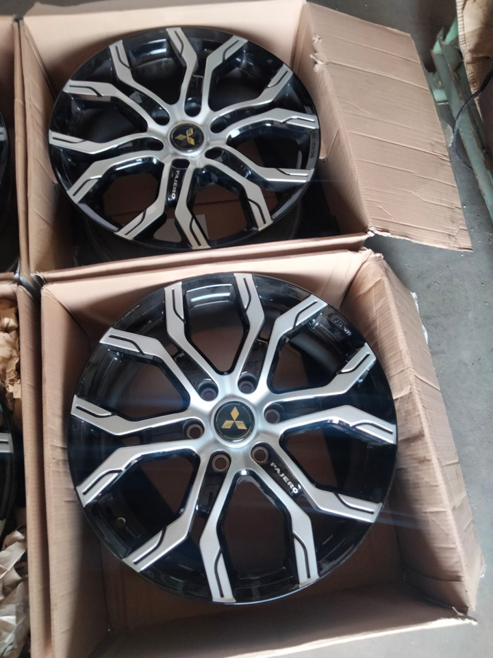 Mitsubishi Pajero L200 20 Zoll original Rims KBA50710 - Jantă pentru Automobil: Foto 3 Mitsubishi Pajero L200 20 Zoll original Rims KBA50710 - Jantă pentru Automobil: Foto 3