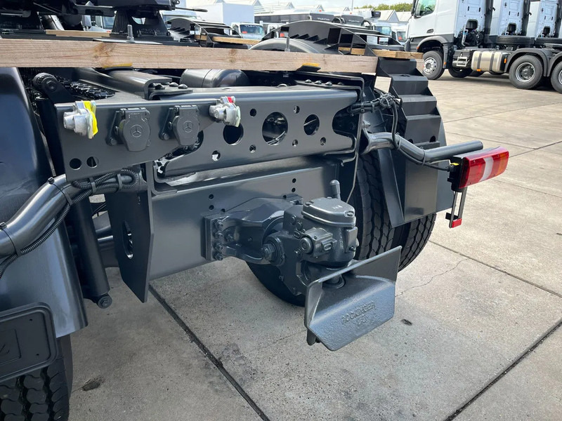 Mercedes-Benz Arocs 4058 AS 6x6 Tractor Head 180T Push Pull EURO-5 în leasing Mercedes-Benz Arocs 4058 AS 6x6 Tractor Head 180T Push Pull EURO-5: Foto 12