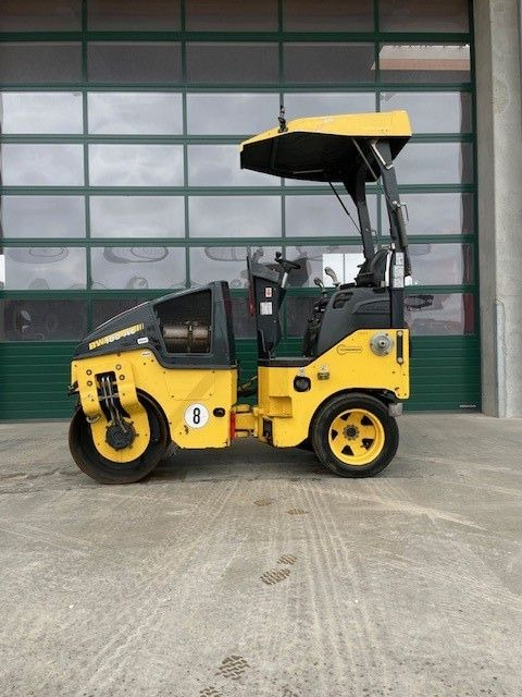BOMAG BW 100 AC-5 - Cilindru compactor mixt: Foto 1 BOMAG BW 100 AC-5 - Cilindru compactor mixt: Foto 1