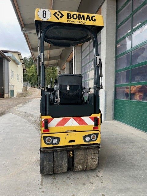 BOMAG BW 100 AC-5 - Cilindru compactor mixt: Foto 5 BOMAG BW 100 AC-5 - Cilindru compactor mixt: Foto 5
