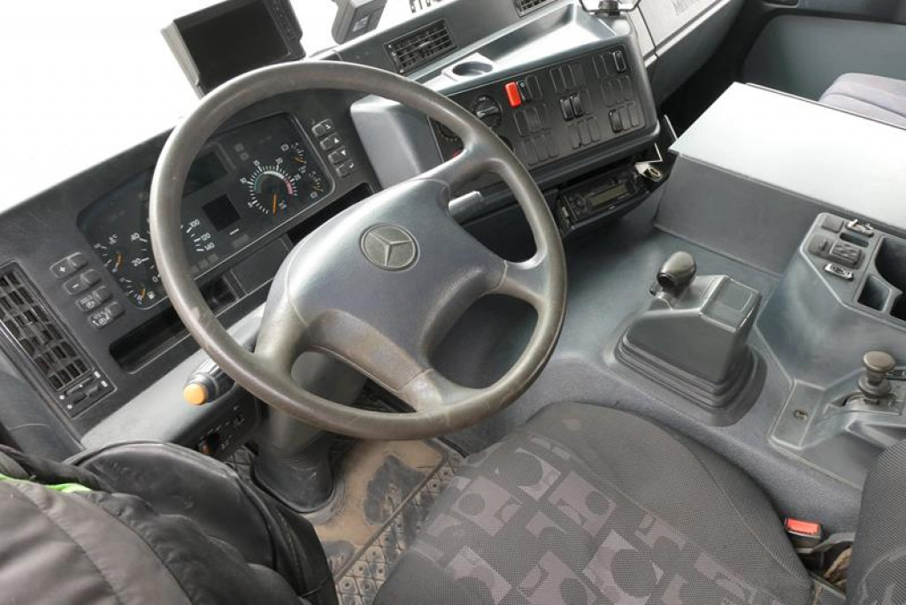 MERCEDES-BENZ Actros 3235 B 8x4 Betonmischer Stetter 9m³ -Deutsch - Camion: Foto 5 MERCEDES-BENZ Actros 3235 B 8x4 Betonmischer Stetter 9m³ -Deutsch - Camion: Foto 5