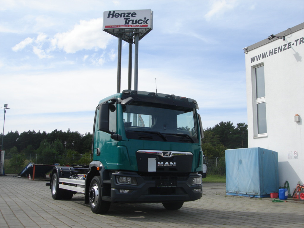 MAN MAN TG-M Abrollkipper 15.250 BL - Camion cu cârlig: Foto 3 MAN MAN TG-M Abrollkipper 15.250 BL - Camion cu cârlig: Foto 3