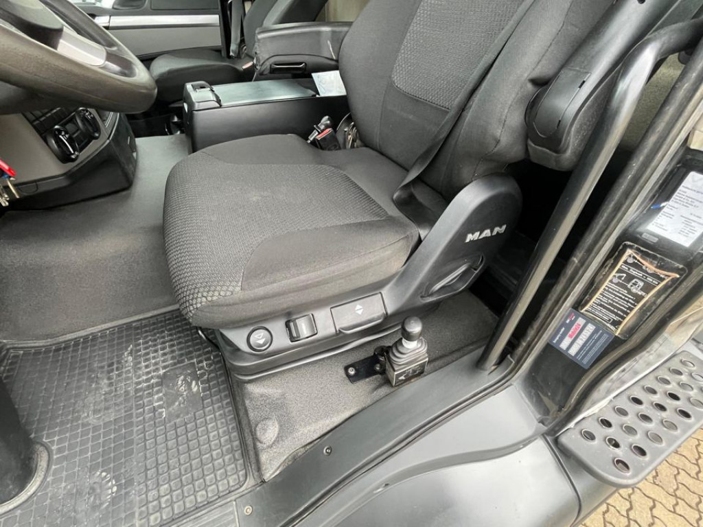 MAN TG-S 35.460 8x6 4 Achs Muldenkipper Meiller 18m³ - Autobasculantă: Foto 4 MAN TG-S 35.460 8x6 4 Achs Muldenkipper Meiller 18m³ - Autobasculantă: Foto 4