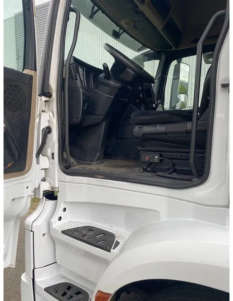 Mercedes-Benz Actros 1840 stream space cabine met spoilers zonneklep, apk gekeurd - Cap tractor: Foto 5 Mercedes-Benz Actros 1840 stream space cabine met spoilers zonneklep, apk gekeurd - Cap tractor: Foto 5