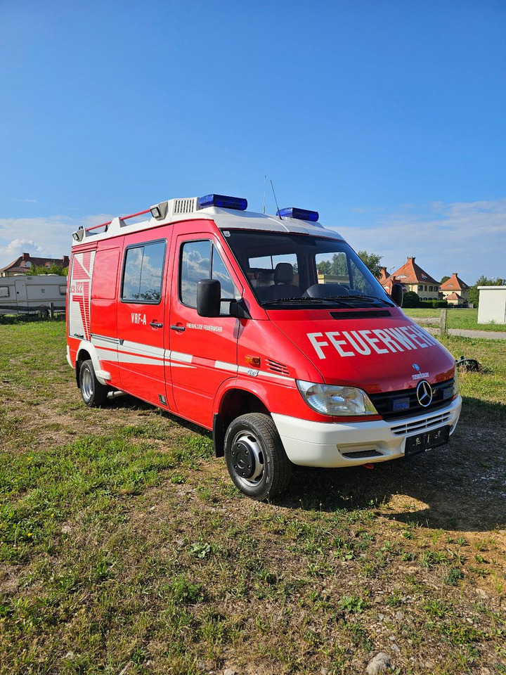 Mercedes-Benz Allrad Sprinter 416 Feuerwehr 4x4 VAN - Autoutilitară: Foto 1 Mercedes-Benz Allrad Sprinter 416 Feuerwehr 4x4 VAN - Autoutilitară: Foto 1