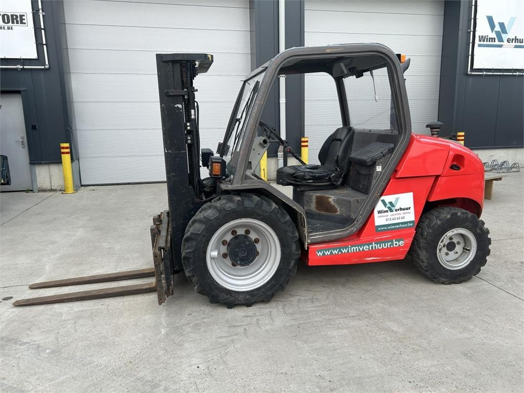 Manitou MH25-4 - Stivuitor de teren dificil: Foto 1 Manitou MH25-4 - Stivuitor de teren dificil: Foto 1