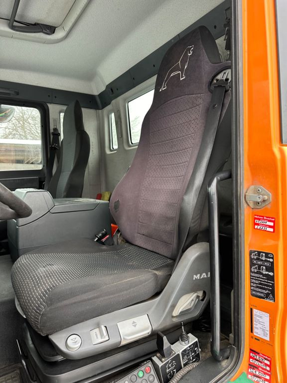 MAN TGS 26.400 6X2-2 BL Meille RK 20.70 Absetzkipper MAN TGS 26.400 6X2-2 BL Meille RK 20.70 Absetzkipper - Camion container de gunoi: Foto 4 MAN TGS 26.400 6X2-2 BL Meille RK 20.70 Absetzkipper MAN TGS 26.400 6X2-2 BL Meille RK 20.70 Absetzkipper - Camion container de gunoi: Foto 4