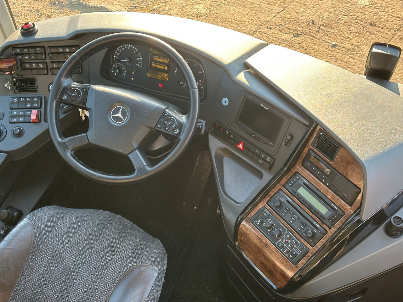 Mercedes-Benz Travego O580 16 RHD-M LuxLine*Eur6*SchweizerBus - Autocar: Foto 5 Mercedes-Benz Travego O580 16 RHD-M LuxLine*Eur6*SchweizerBus - Autocar: Foto 5