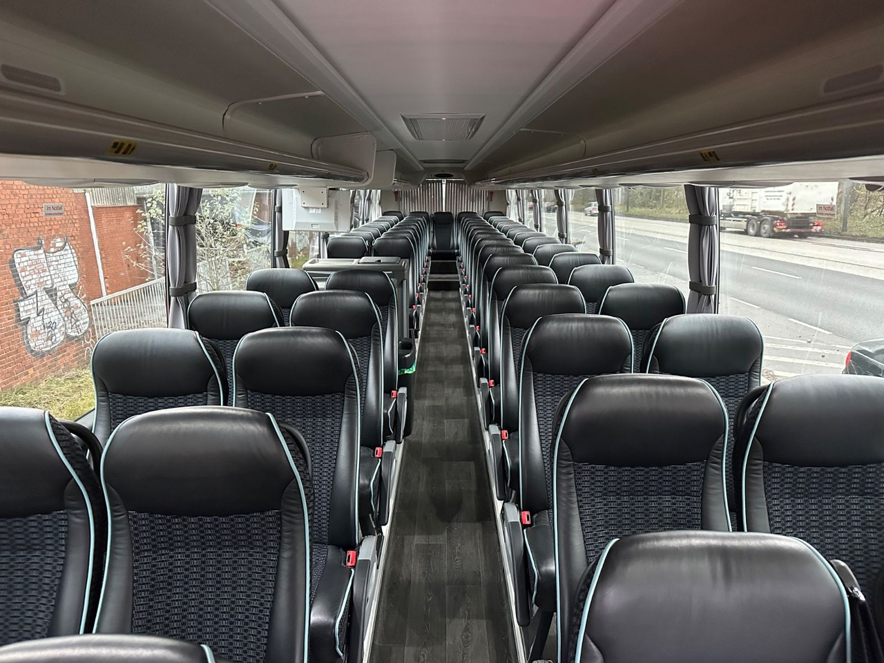 Scania Touring HD Higer 6X2 (86 tKm*59 Sitze) - Autocar: Foto 5 Scania Touring HD Higer 6X2 (86 tKm*59 Sitze) - Autocar: Foto 5