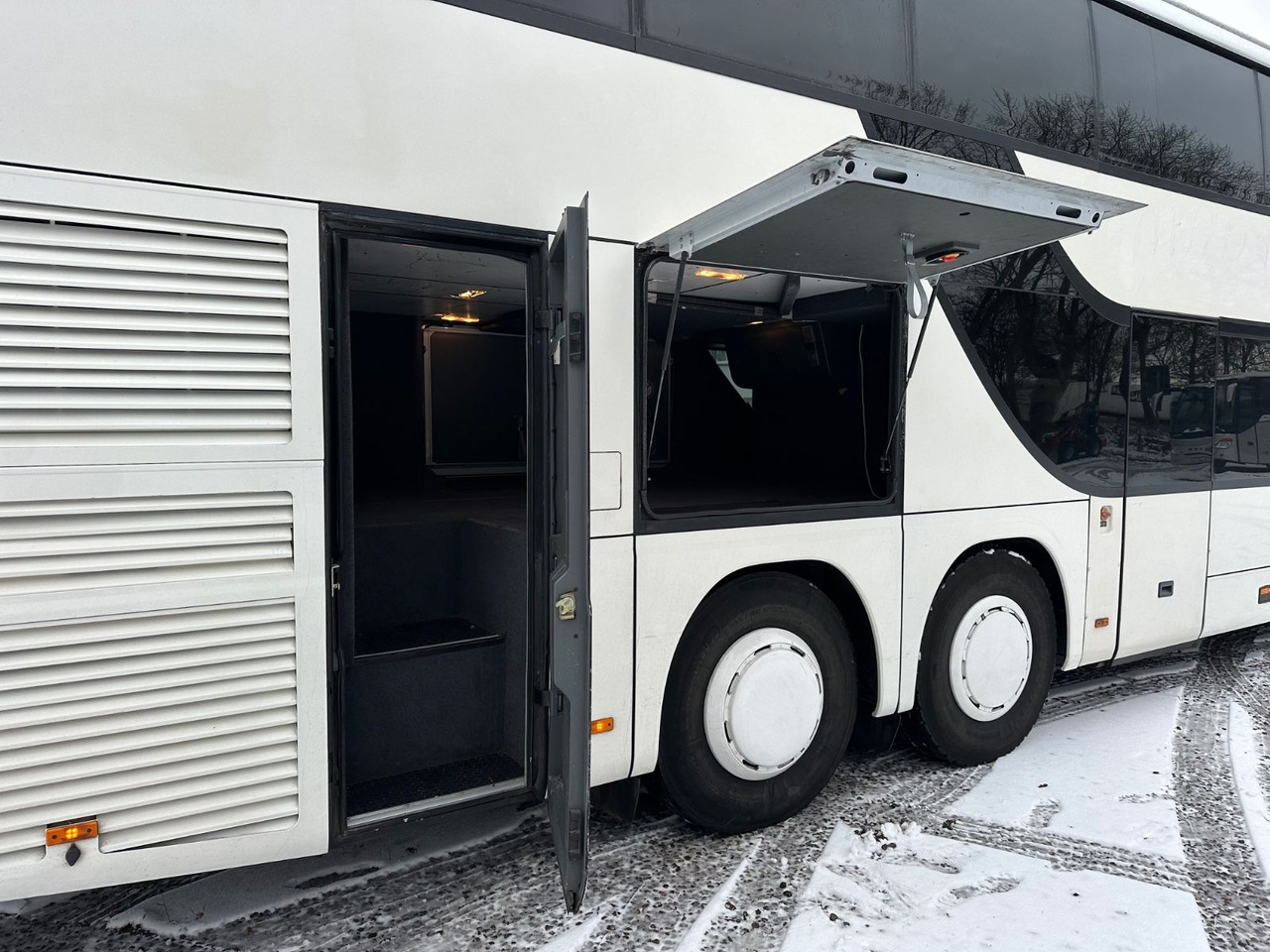 Setra S 431 DT (80 Sitze*TOP*wenig Km) - Autobuz supraetajat: Foto 4 Setra S 431 DT (80 Sitze*TOP*wenig Km) - Autobuz supraetajat: Foto 4